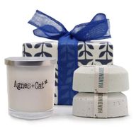 Coffret Cadeau – Violette de Parme (Bougie) + Sel Marin et Mousse & Dolly Blue (Galets Effervescents)