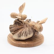 Sculpture Artisanale en Bois de Parasite - Abeilles au travail