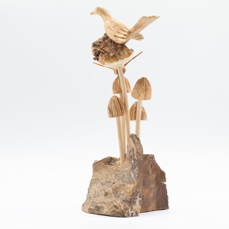 Sculpture Artisanale en Bois de Parasite - Oiseau et Abeille sur des Champignons