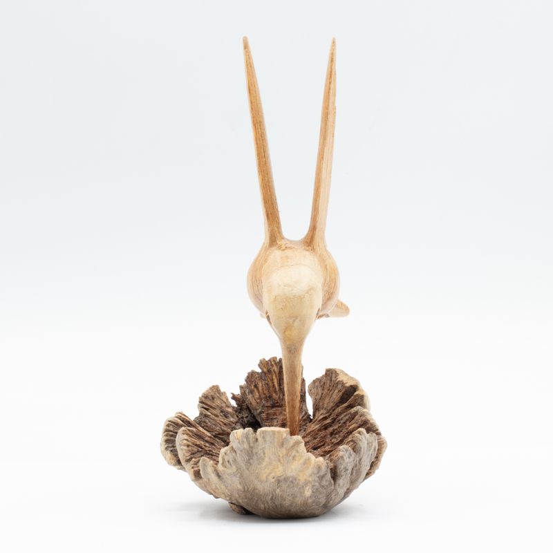 Sculpture Artisanale en Bois de Parasite - Colibri Buvant du Nectar