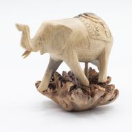 Sculpture Artisanale en Bois de Parasite - Éléphant marchant