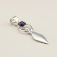 Pendentifs dévotionnels indiens - Plaqué argent (corde de 45 cm) - Déesse Améthyste