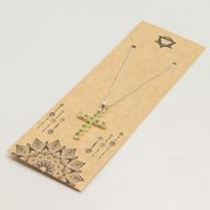 Pendentifs dévotionnels indiens - plaqué argent (chaîne de 45 cm) - crucifix en péridot