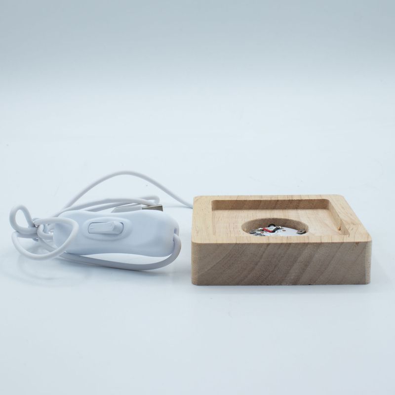 Socles LED Carrés en Bois 8 cm – USB – Multicolore