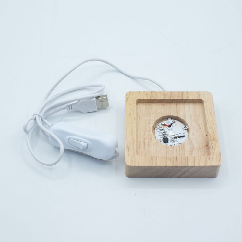 Socles LED Carrés en Bois 8 cm – USB – Multicolore