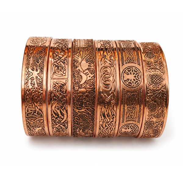 Bracelets en cuivre massif de la gamme médiévale avec gravures d'affirmations (variés)