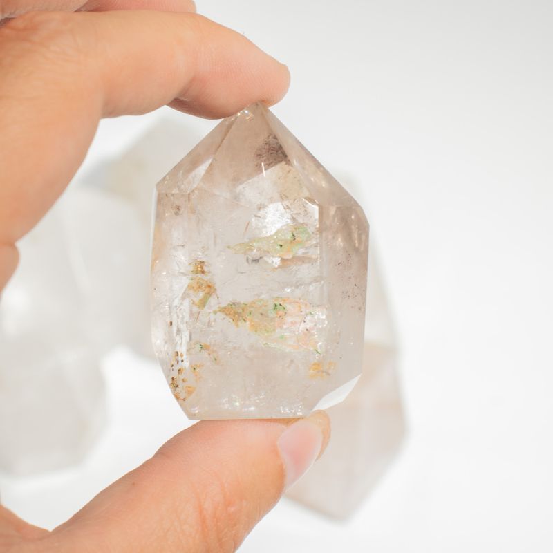 Pointes de Gemmes en Vrac d'environ 6 cm (0.5KG) - Quartz Clair (environ 8 pièces)