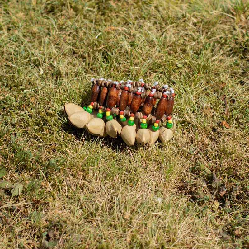 Shaker à main en coquille Kenari - Bracelet à grelots (15 pièces)