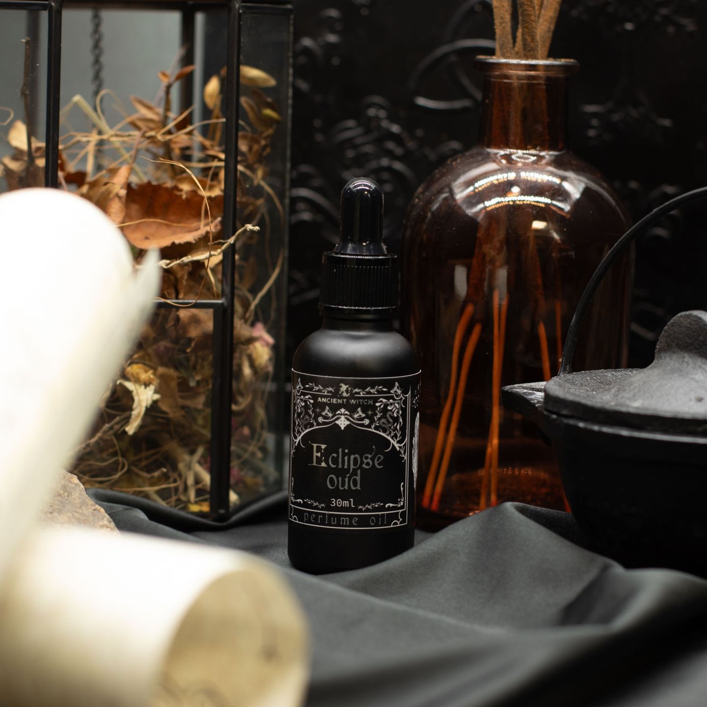 Huile parfumée de sorcière ancienne