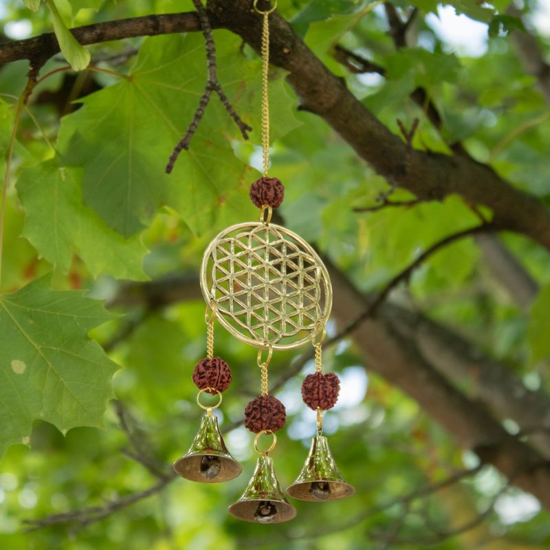 Carillons indiens - Fleur de Vie en laiton avec des perles de Rudraksha - 3 cloches - 6x27 cm