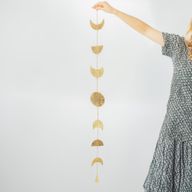 Carillons indiens - Goutte en laiton représentant les phases de la lune avec cloche - 1 m