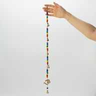 Carillons indiens - OM en laiton avec des perles de chakra et clochettes sur corde - 53 cm