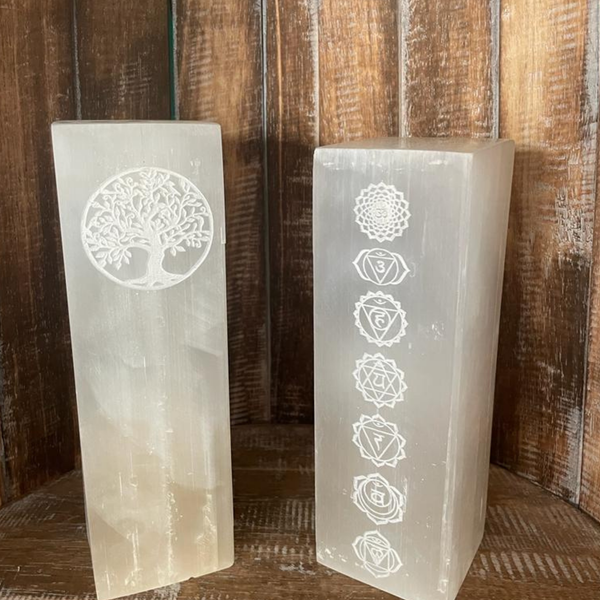 Lampe en bloc de sélénite