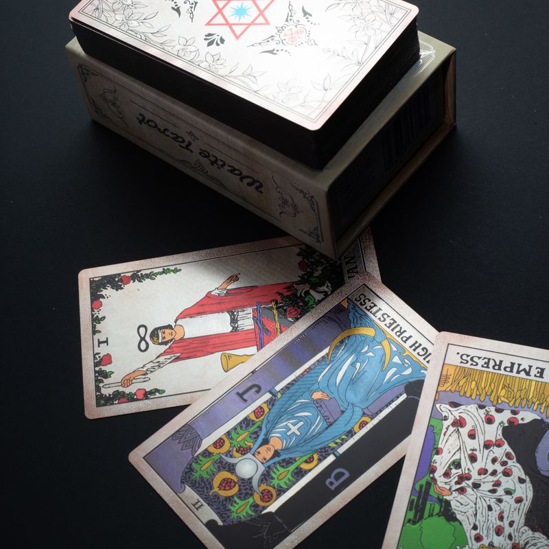 Ensemble de cartes de Tarot Waite à effet argenté – avec livret