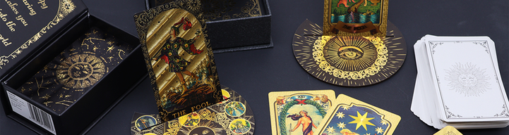 Coffret cadeau de cartes de tarot à dorure rubis dans une boîte rose - avec livret