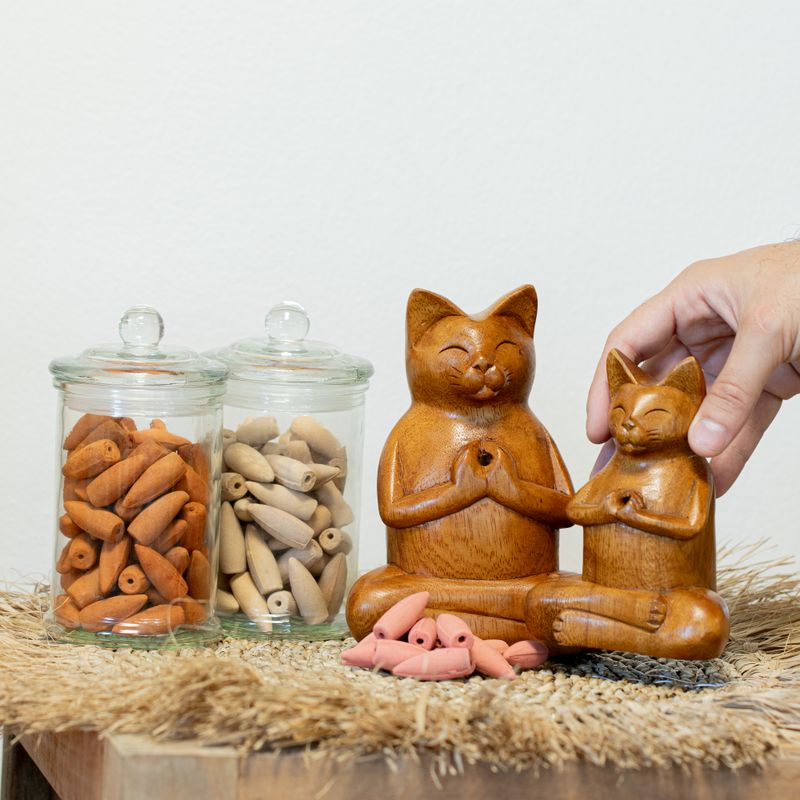 Porte-encens en bois sculpté - Chat de yoga, grand modèle