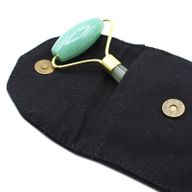 Rouleau facial en pierre précieuse – Jade avec pochette