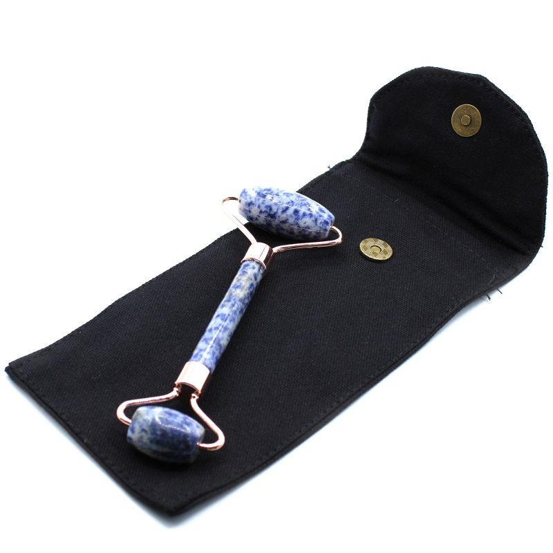 Rouleau facial en pierres précieuses - sodalite avec pochette