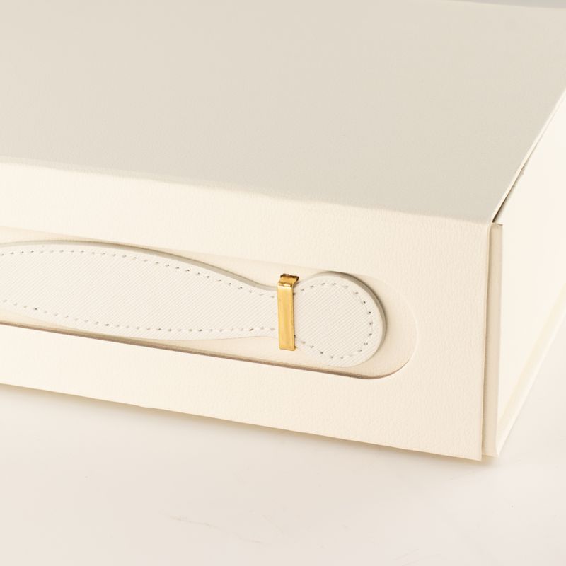 Boîte cadeau à plat - Panier moyen (24 × 18,2 × 8 cm) - Blanc