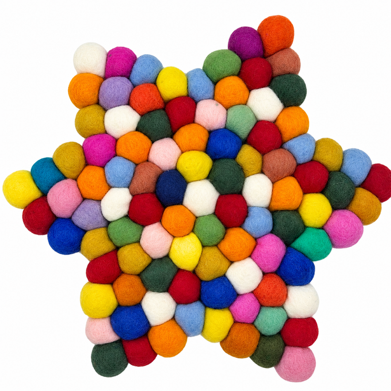 Tapis central en forme d'étoile en boules de feutre - 38x18cm multicolore