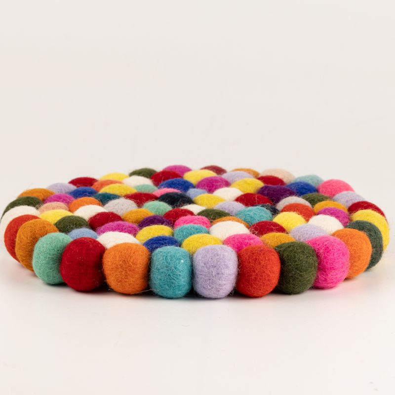 Set de table rond en boules de feutre - 20 cm multicolore