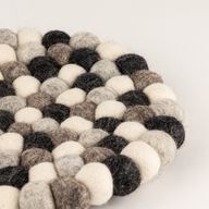 Set de table rond en boules de feutre - 20 cm couleur gris multicolore