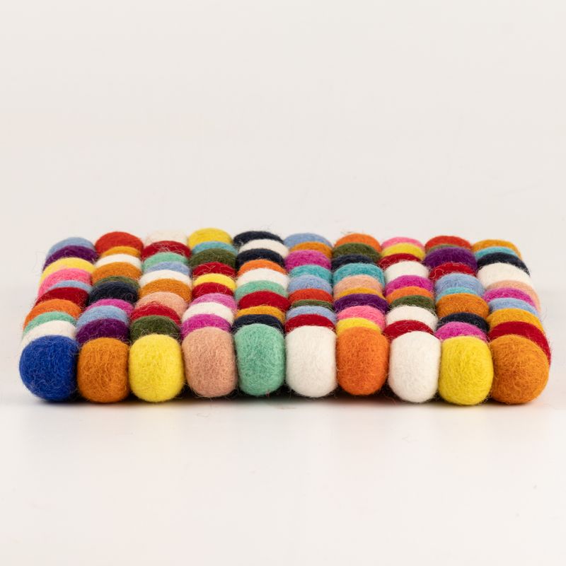 Set de table carré en boules de feutre - 20 cm multicolore