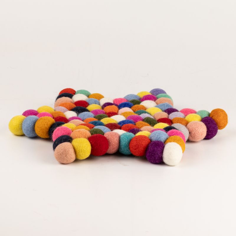 Tapis central en forme d'étoile en boules de feutre - 38x18cm multicolore