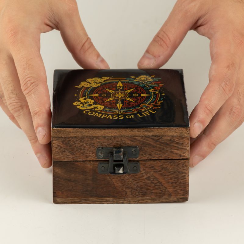 Petite boîte émaillée – Boussole de vie