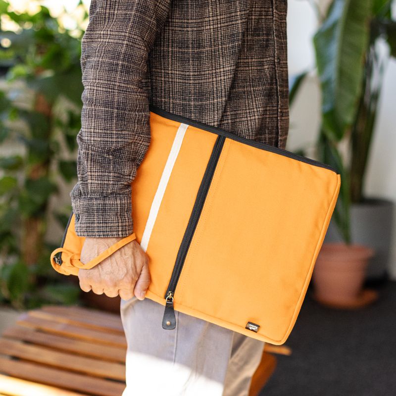 Grande pochette pour ordinateur portable en toile – Orange