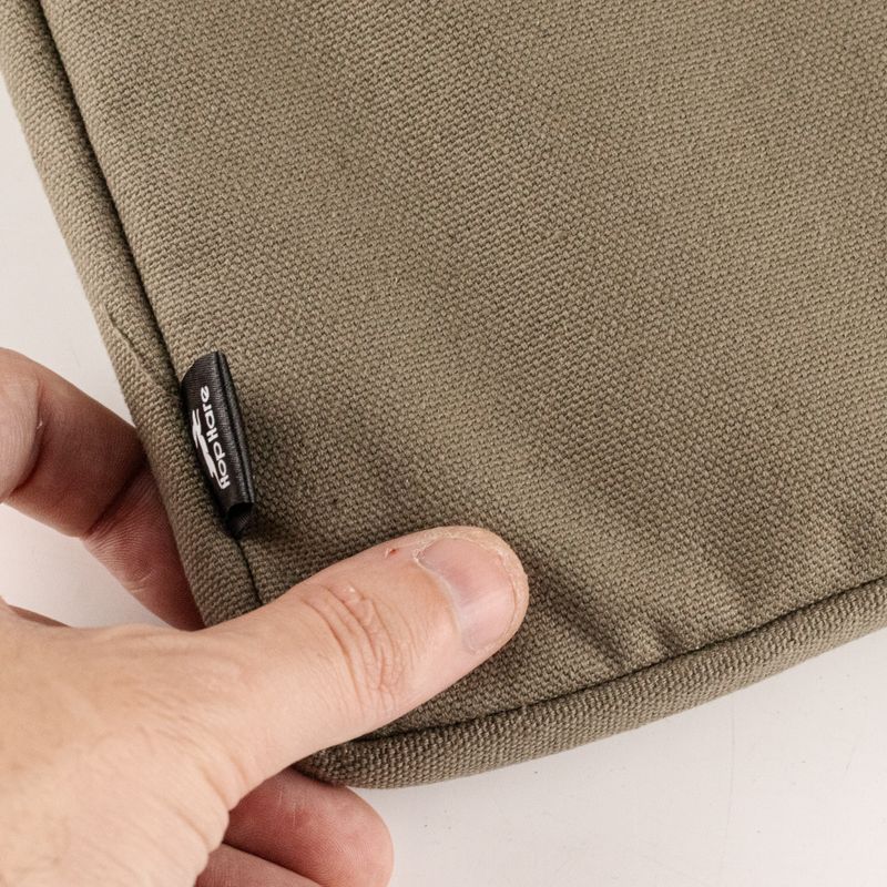 Pochette de voyage pour ordinateur portable en toile – Olive