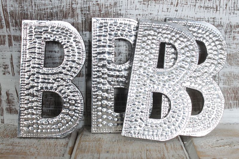 Petites Lettres en Aluminium – B