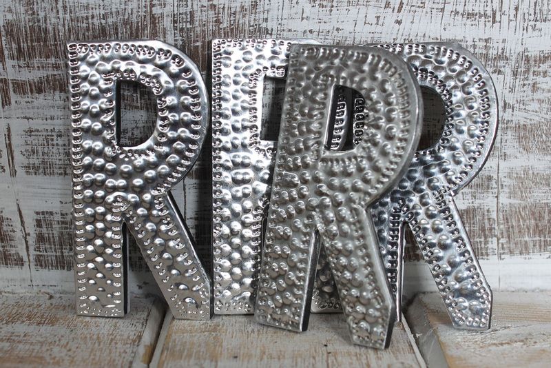 Petites Lettres en Aluminium – R
