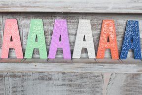 Lettres multi couleurs - Couleurs assorties -Lettre "A" - 15cm