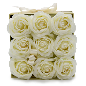 Bouquet Cadeau Fleur de Savon - 9 Roses Crème - Carré