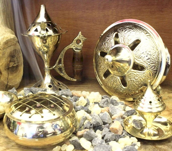 Brûleurs d'encens traditionnels en laiton