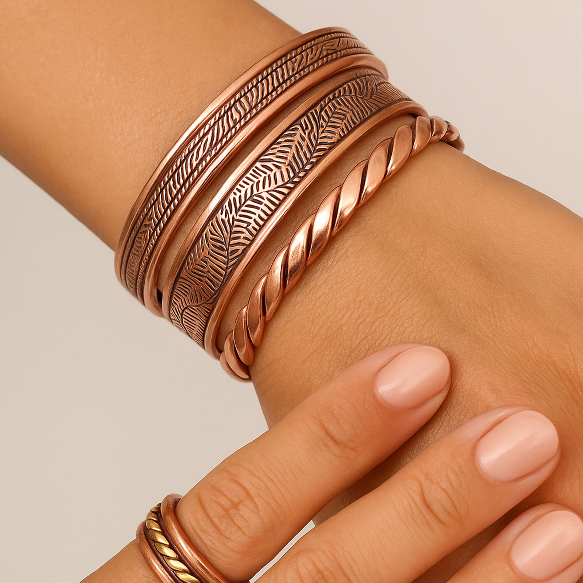Bracelets et Bagues en Cuivre avec Aimants 
